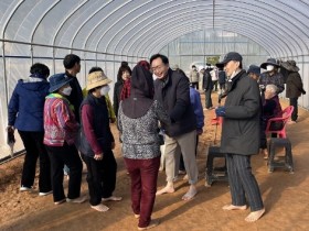 나주시, “겨울에도 영산강 맨발 황톳길 이용하세요”