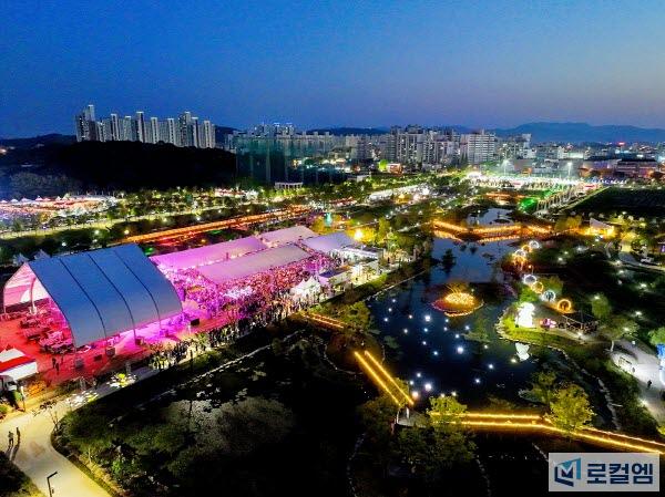 5월 부안 마실축제 가수 (1).jpg
