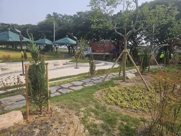 함평 실외정원.jpg