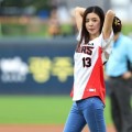 배우 김규리, 프로야구 시구로 전남국제수묵비엔날레 알려