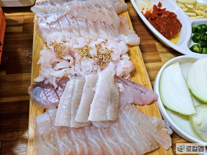 광주 우산동맛집 득량만횟집 하모샤브샤브와 모듬회, 주차장 (13).jpg