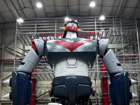 만화 속 영웅 태권브이, 무주에 20톤 실물 크기 등장