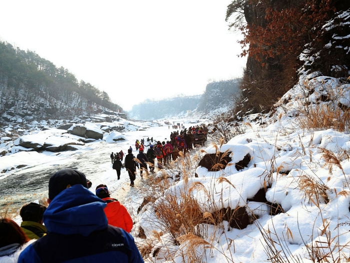 강원도가볼만한곳&nbsp;철원&nbsp;한탄강&nbsp;얼음트레킹&nbsp;축제&nbsp;2026&nbsp;입장료&nbsp;겨울여행&nbsp;정리 (14).jpg