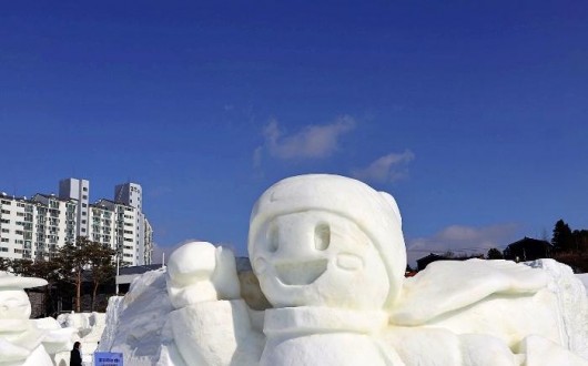 [로컬여행] 설 연휴 축제…대관령 눈꽃축제 눈조각·썰매·컬링등