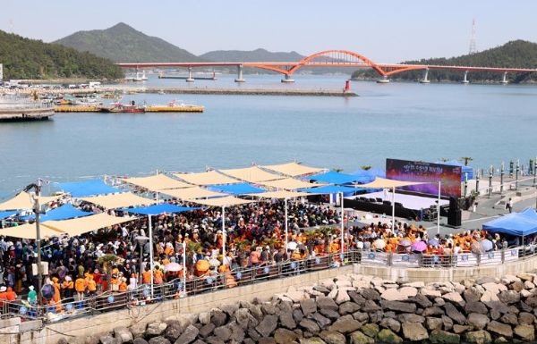 마량놀토수산시장 11일 개장.jpg