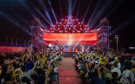 옥포 앞바다서 해상불꽃전투 재현…거제 옥포대첩축제 6월 12일 개막
