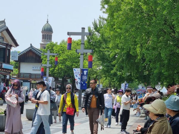 한옥마을 관광객 전주 한옥마을. 전주시 제공.jpg